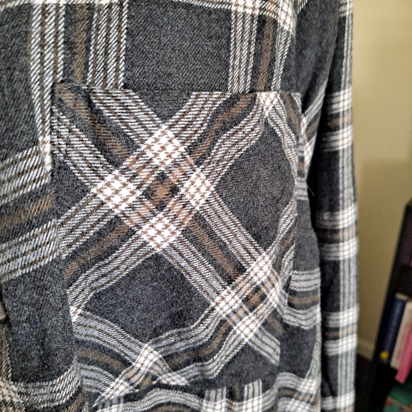 Flannels. 🌈 - Picture 3 of 6